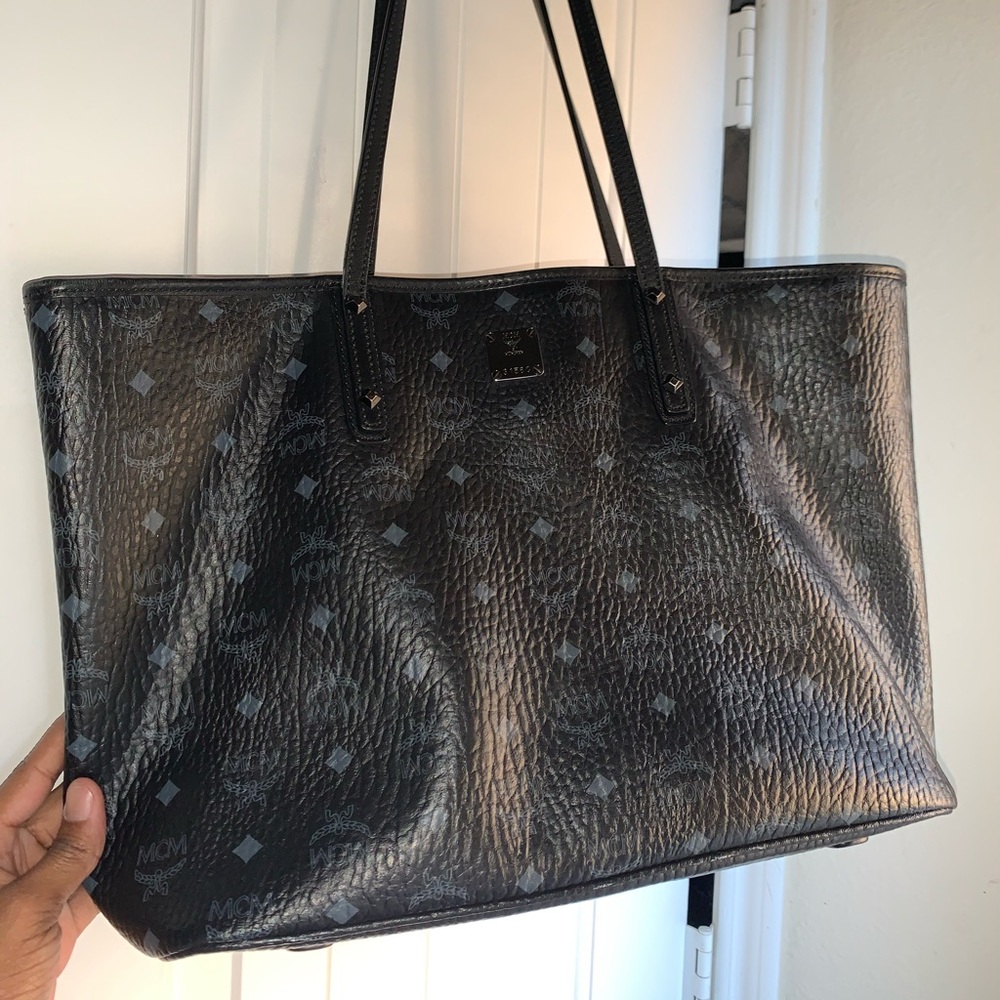 ⭐️Authentic⭐️ MCM Anya Zip Top Shopper Tote (Med)